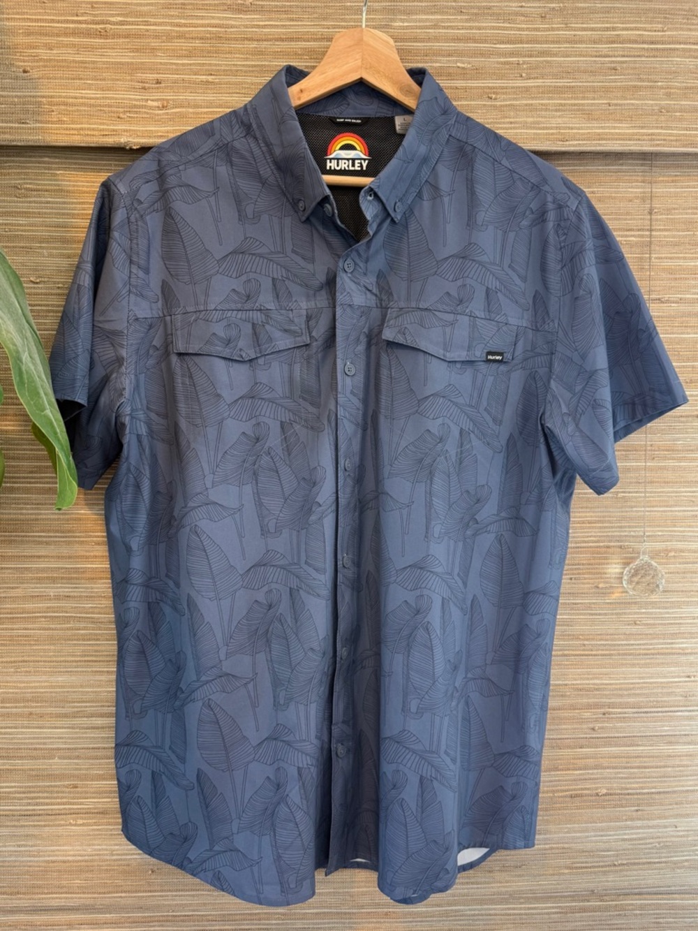 Hurley Men's Slate Blue Short-Sleeve Button-Down with Leaf Print